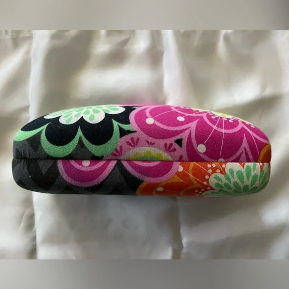 Vera Bradley sunglasses case - Picture 4 of 5